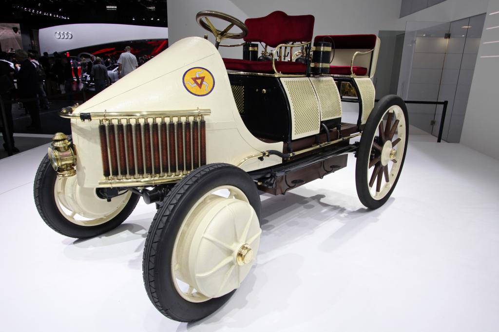 Porsche Ur-Hybrid.