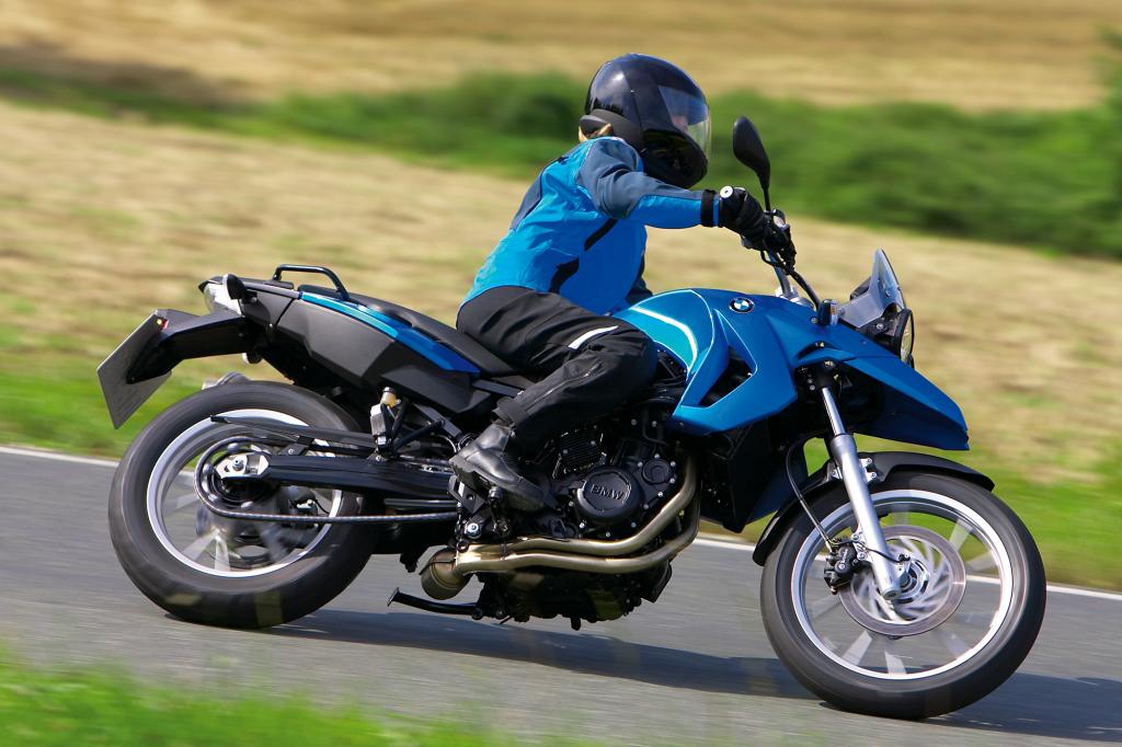 Schlagloch-Straßen - Motorradfahrer aufgepasst