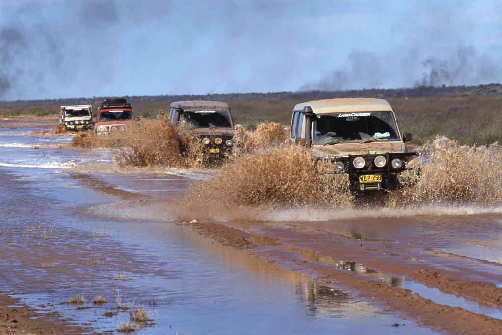 Schlammwühler: Der Land Cruiser ist bei Expeditionen allererste Wahl. 