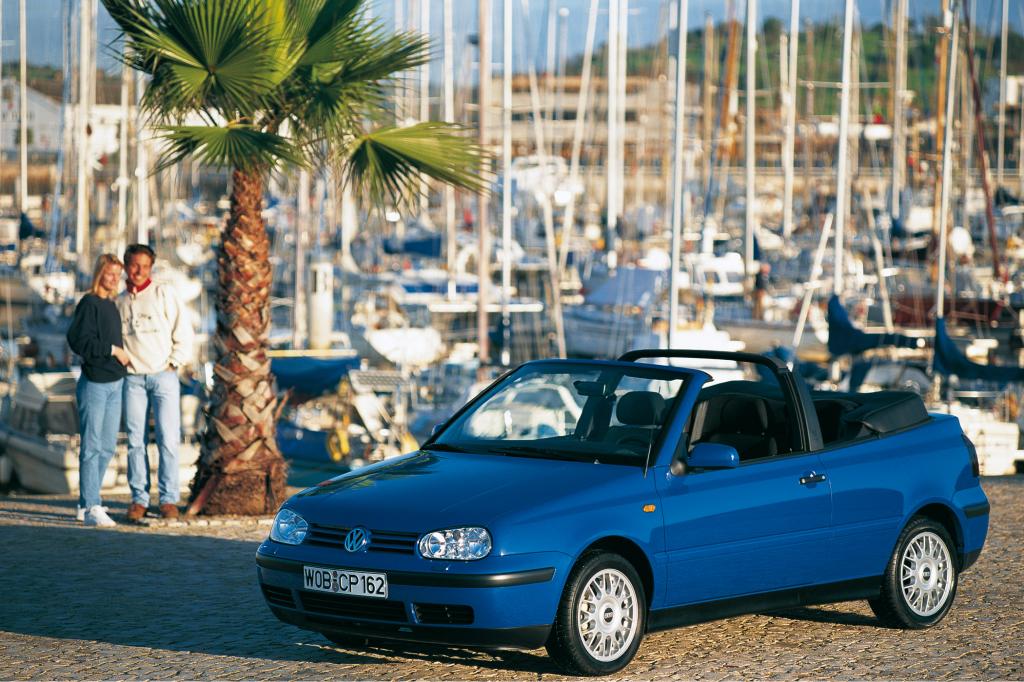 Seit 1998 tritt das Cabrio im Stil des Golf IV auf