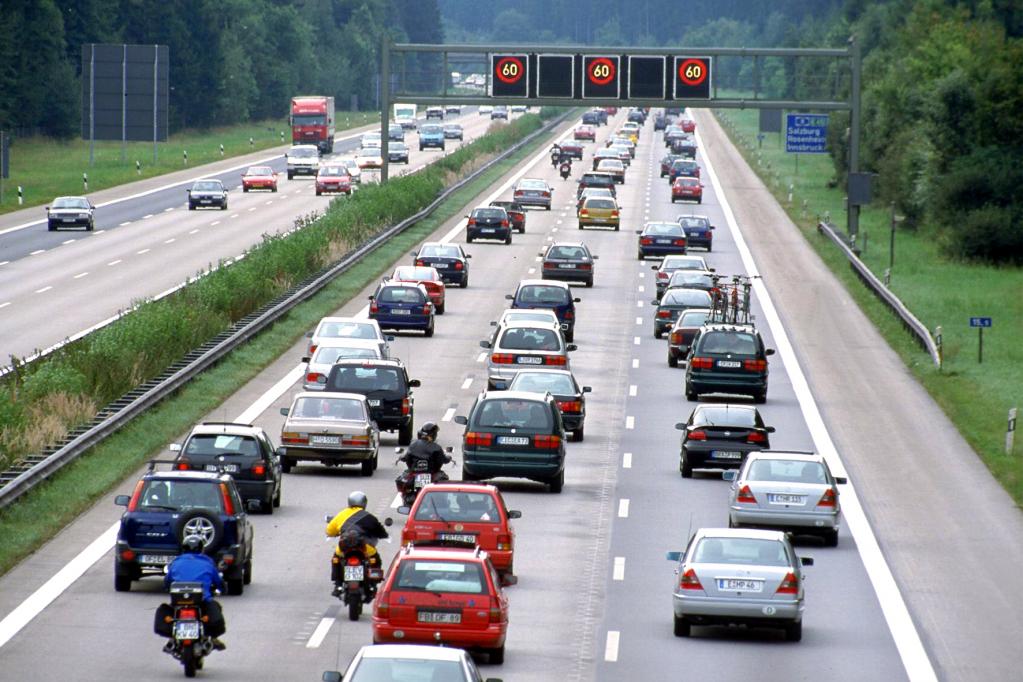 Stauprognose: Ferienende in Hamburg, Bettenwechsel im Süden 