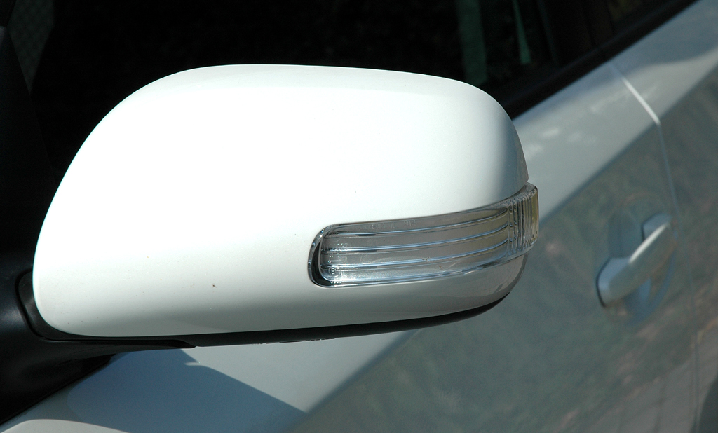 Toyota Urban Criuser: In die Außenspiegel sind die Blinker integriert. 