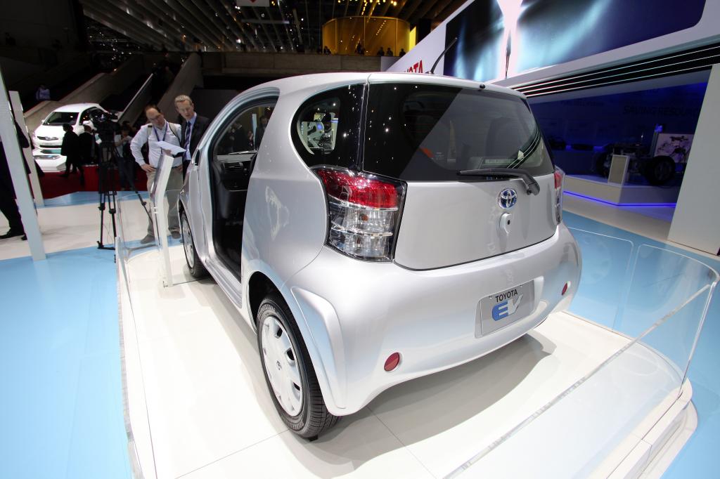 Toyota iQ EV.