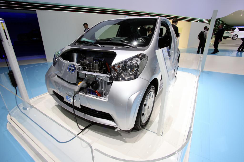 Toyota iQ EV.