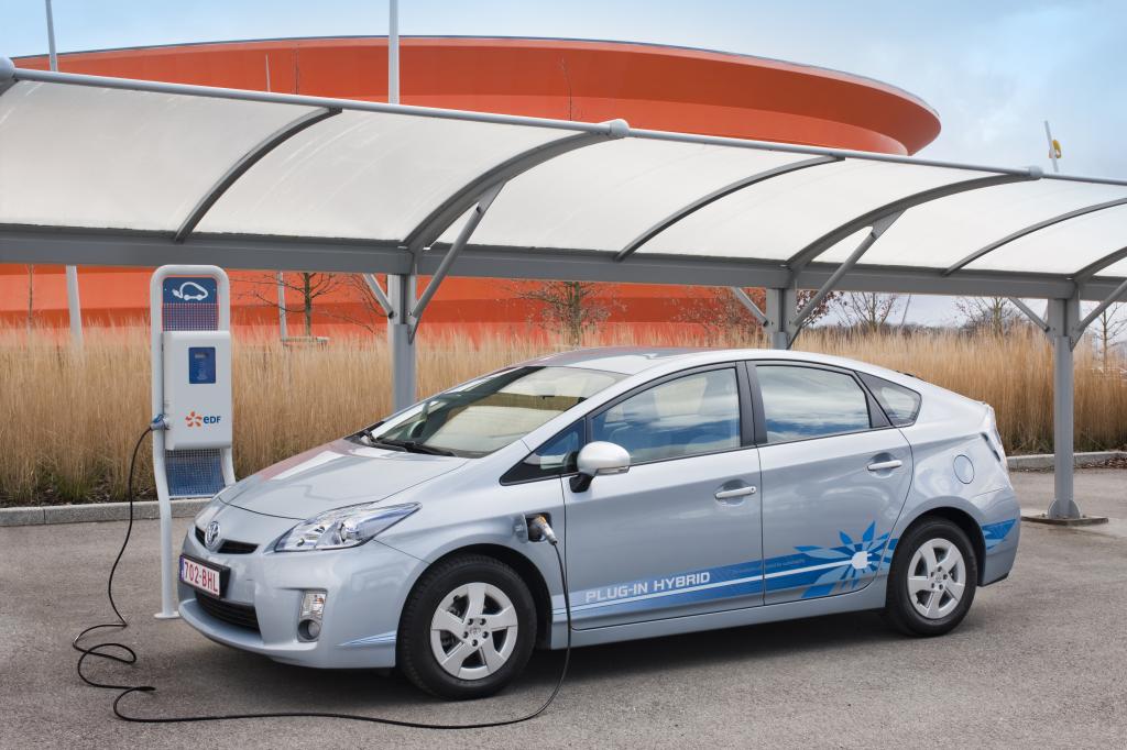 Toyota testet den Prius Plug-in in Paris