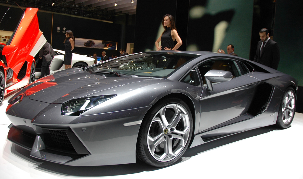 Und so sieht in Genf das fertige Produkt – der allradangetriebene Lamborghini Aventador – aus.