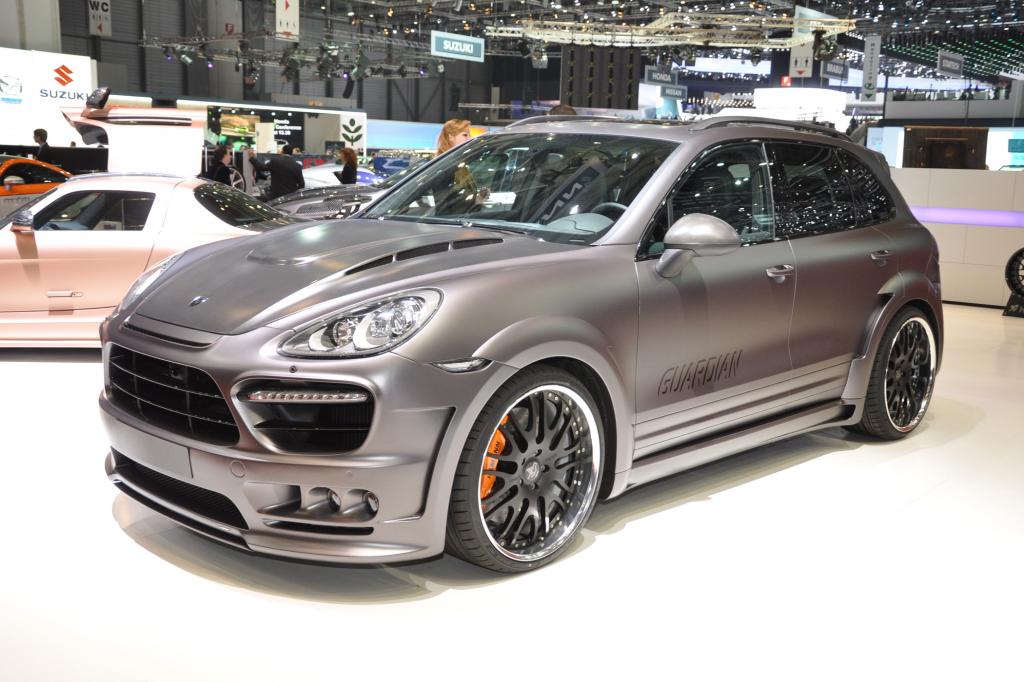 Unter der Haube legt das SUV an Muskeln zu und leistet nun 405 kW/550 PS