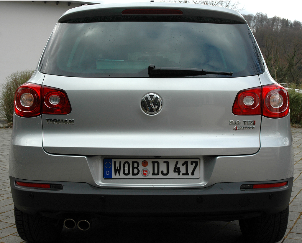 VW Tiguan: Blick auf die Heckpartie des kleinen Touareg-Bruders. 