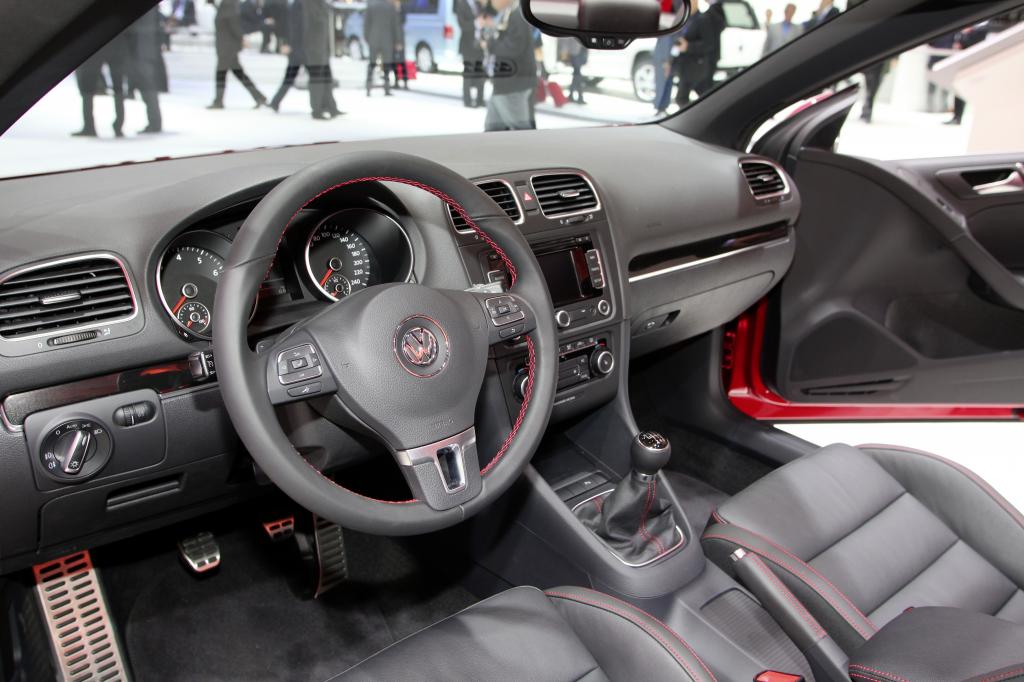 Volkswagen Golf Cabriolet.