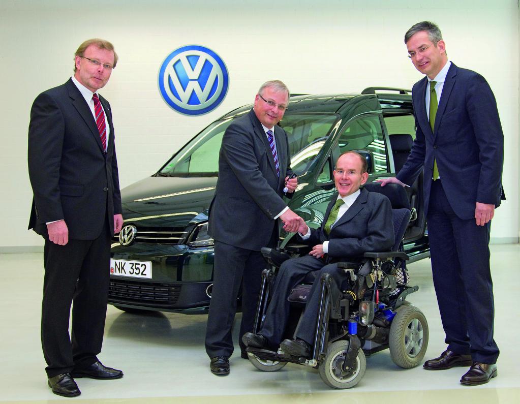 Volkswagen spendet Caddy an Gesellschaft für Muskelkranke