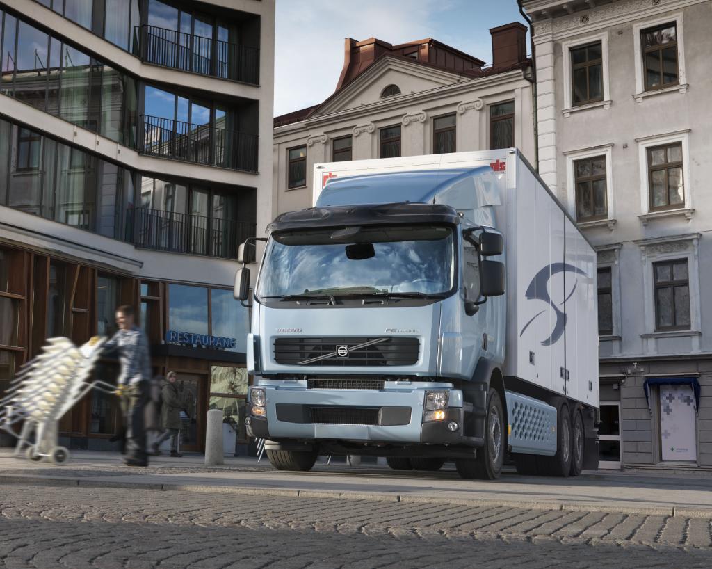 Volvo startet Verkauf von Hybrid-Lastwagen