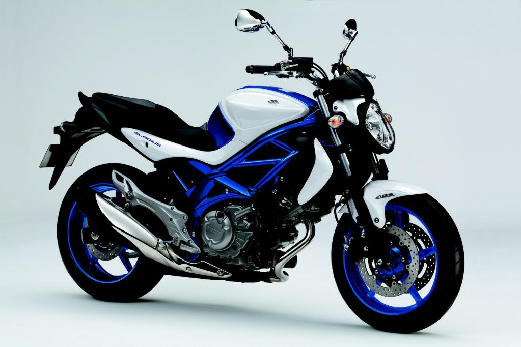 Zweizylinder-Power bietet die Suzuki Gladius. 