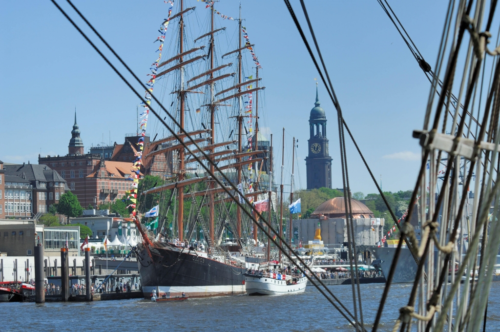 822 Jahre Hamburger Hafen: Jubilare auf und unter Wasser | © www.mediaserver.hamburg.de,
 C. Spahrbier