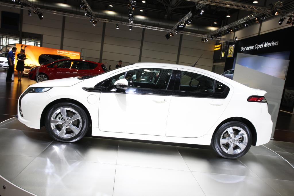 AMI 2010: Opel Ampera 