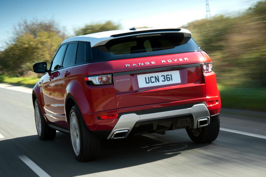 Als Fünftürer ist der Evoque ab 33 100 Euro zu haben und kommt beim Einstiegsmodell ohne den für Land Rover charakteristischen Allradantrieb aus. 