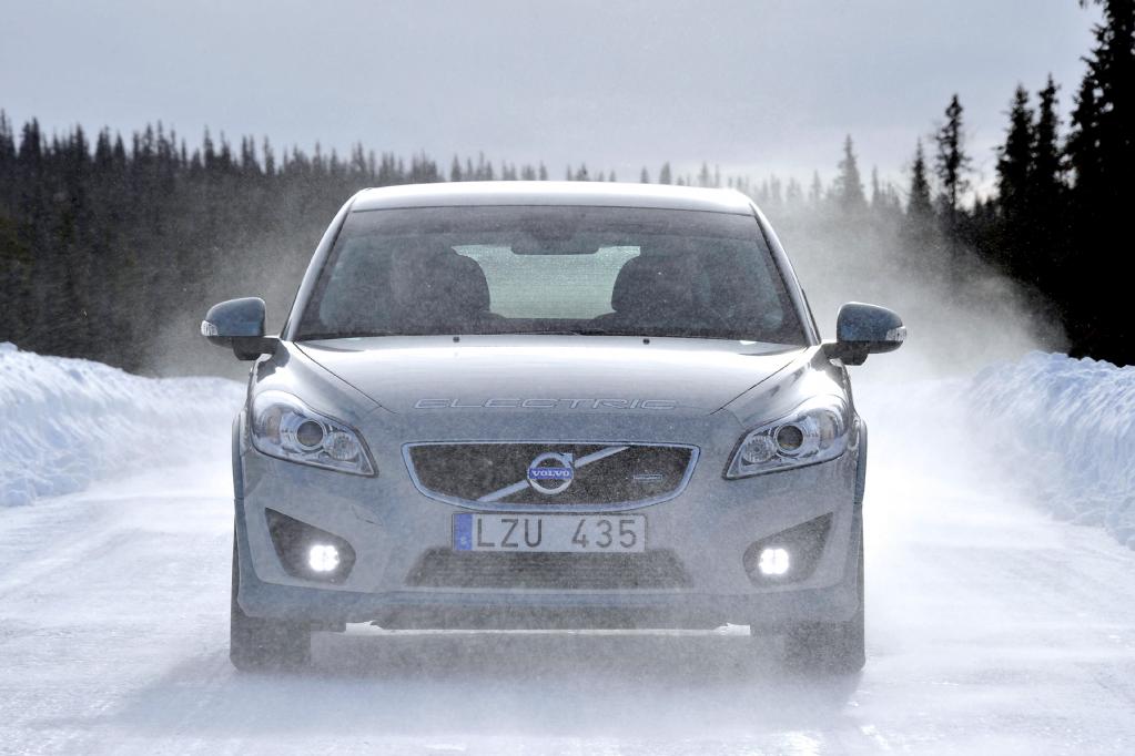 Auch unter extremen Winterbedingungen macht der Volvo C30 Electric eine gute Figur - nicht zuletzt dank der batterieschonenden Ethanol-Heizung. 