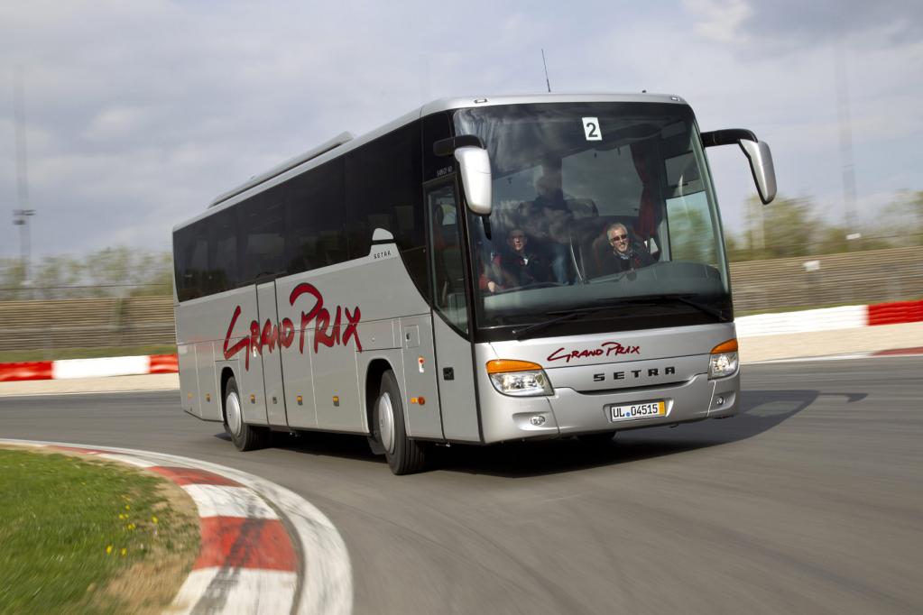 Auf dem Nürburgring konnten 120 Busfahrer mit den großen Personentransportern mal richtig Gas geben. 