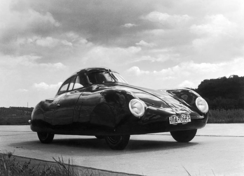 Berlin-Rom-Wagen VW Typ 60 K 10 von 1939.