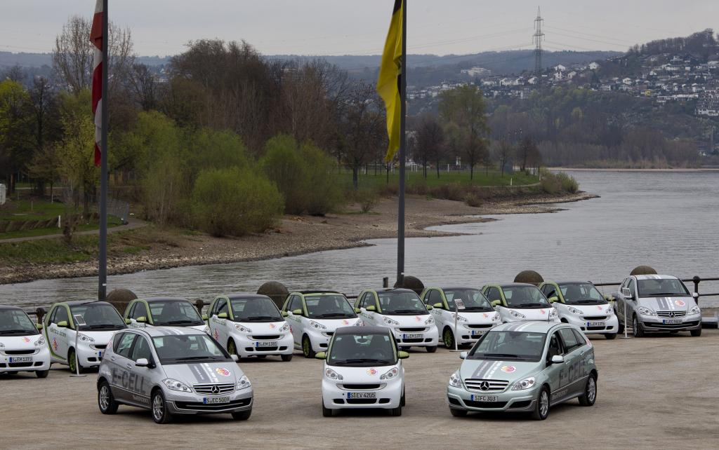 Daimler nimmt mit einer Elektro-Großflotte an der Tour „SWR3 – Drei Tage unter Strom“ teil. Die Tour startet in Koblenz und führt über Bingen,Bruchsal, Worms, Ludwigsburg und Schwäbisch Gmünd bis nach Ulm.