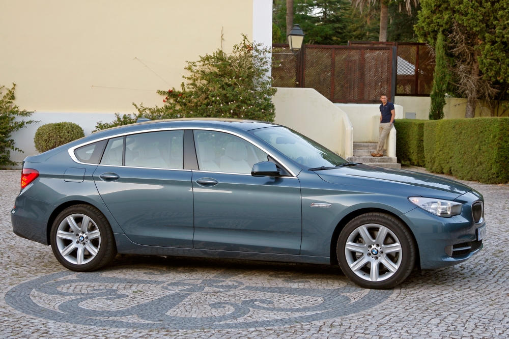 Der BMW 5er GT ist eine Mischung aus SUV, Kombi und Limousine