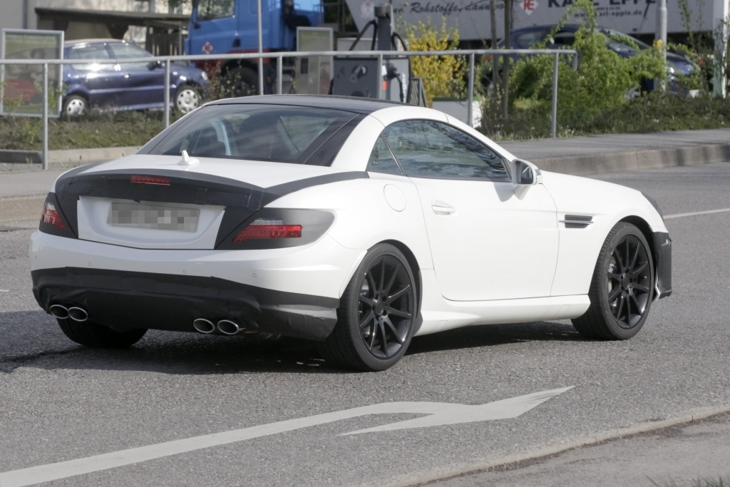 Der Einstieg in die SLK-Welt der Stuttgarter ist für 38.675 Euro möglich. Über den Basispreis des neuen SLK 55 AMG wurde bislang nichts bekanntgegeben. | fotos: lehmann photo-syndication