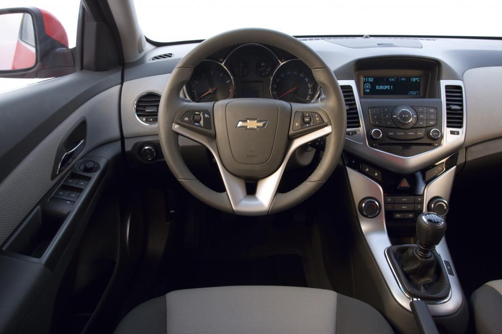 Der Innenraum erinnert an den Opel Astra