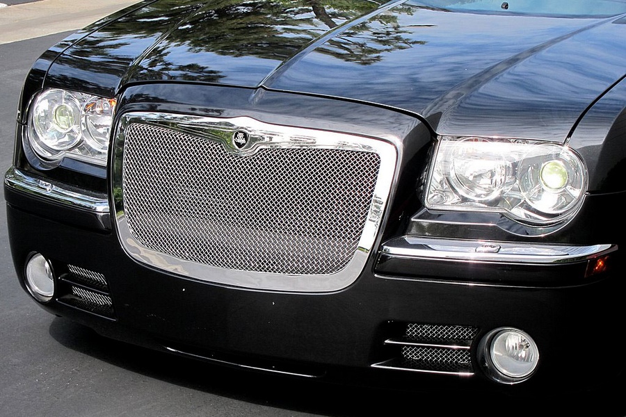 Der Kühlergrill wertet den Chrysler auf, Foto: Ebay