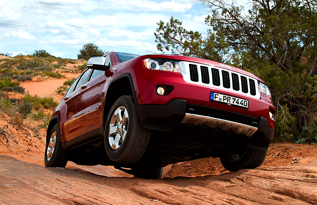 Der große Jeep-Indianer macht auch im Gelände eine gute Figur.