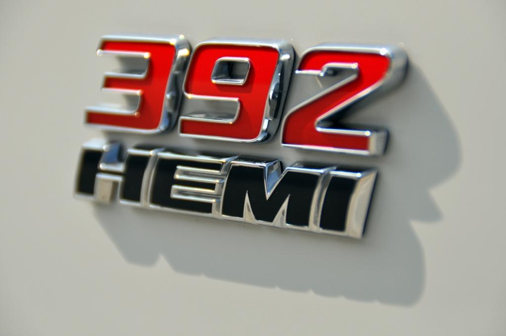 Dodge Challenger SRT8 392.