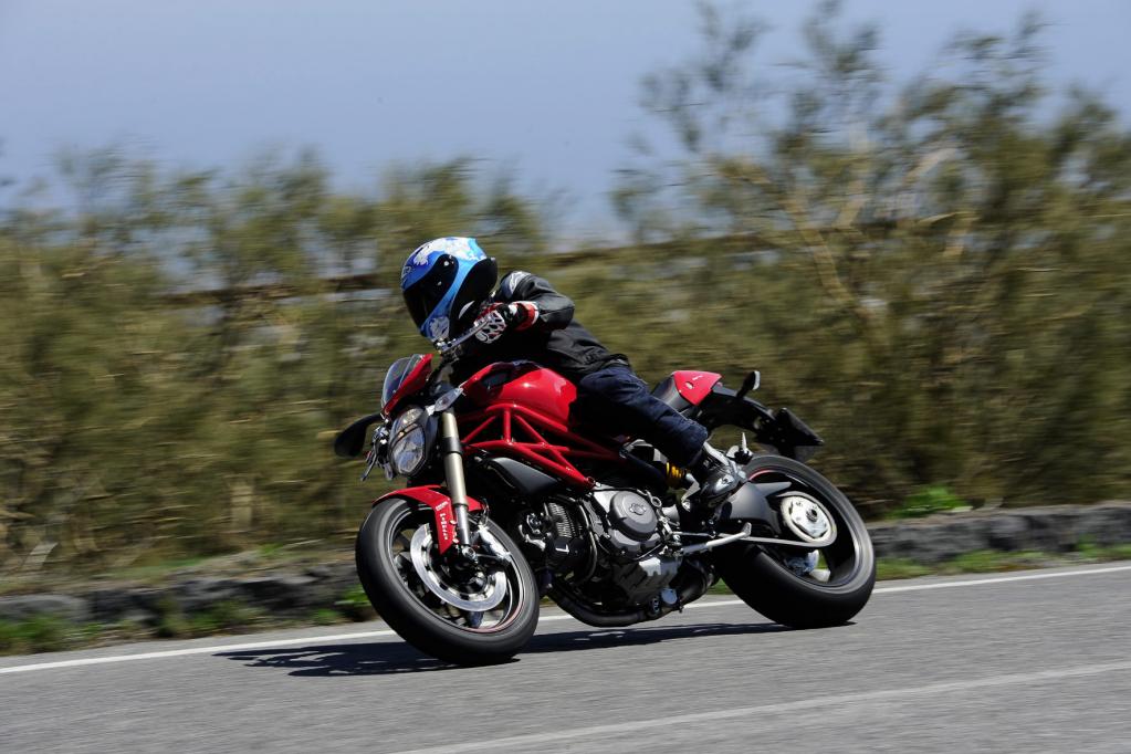 Ducati Monster 1100 EVO: Monster-mäßig 