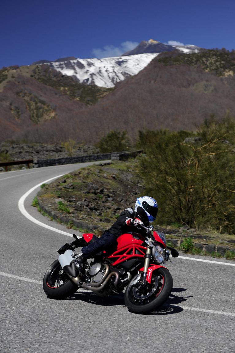 Ducati Monster 1100 EVO: Monster-mäßig 