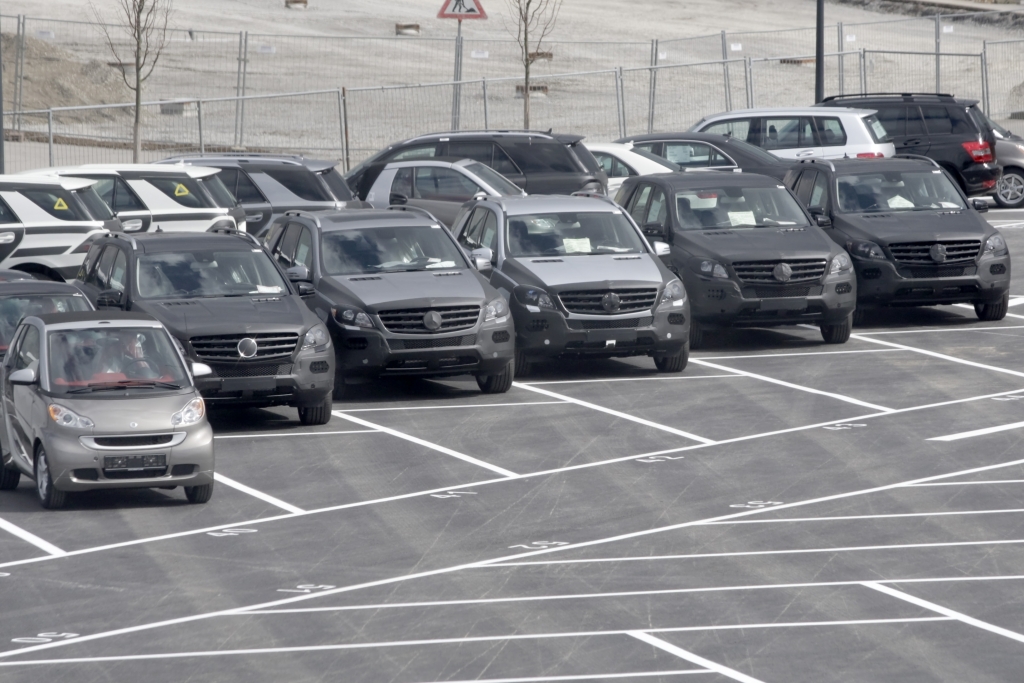 Erwischt: Erlkönig Mercedes ML – Mercedes wird verladen