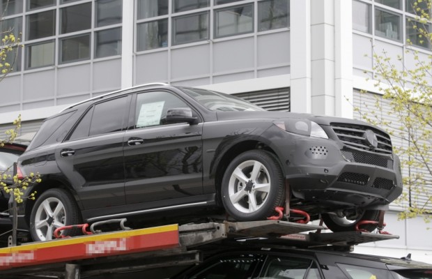 Erwischt: Erlkönig Mercedes ML – Mercedes wird verladen