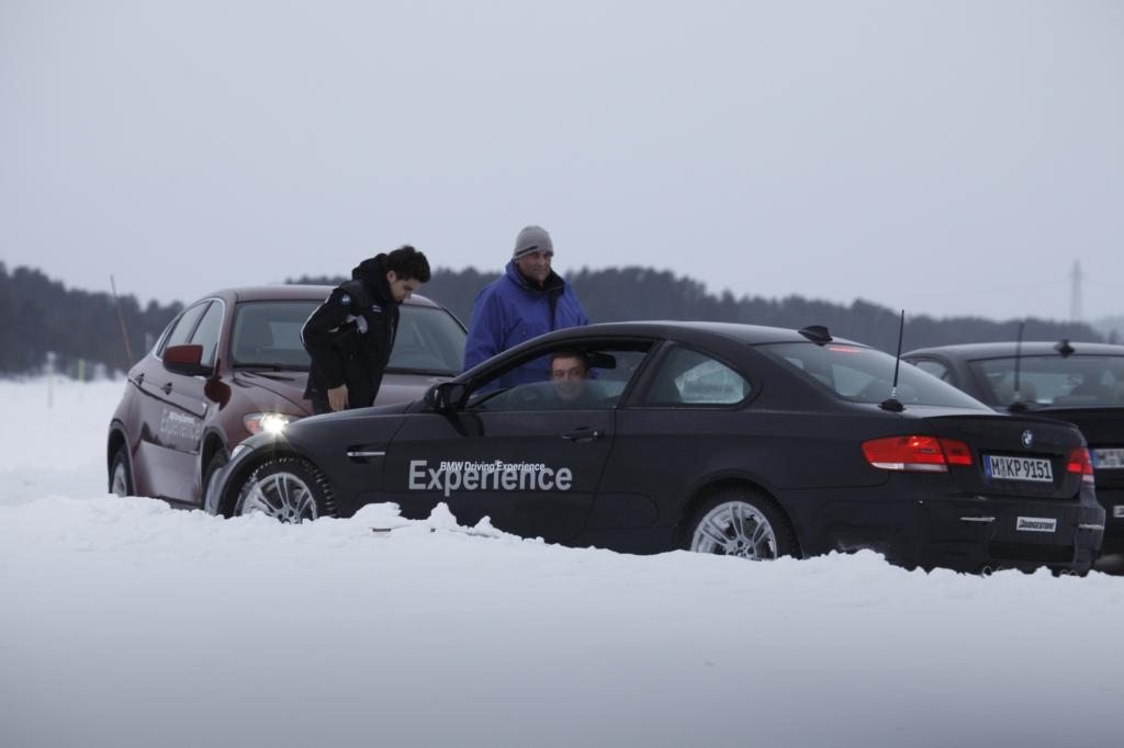 Gemeinsam sind die Autos schnell frei geräumt