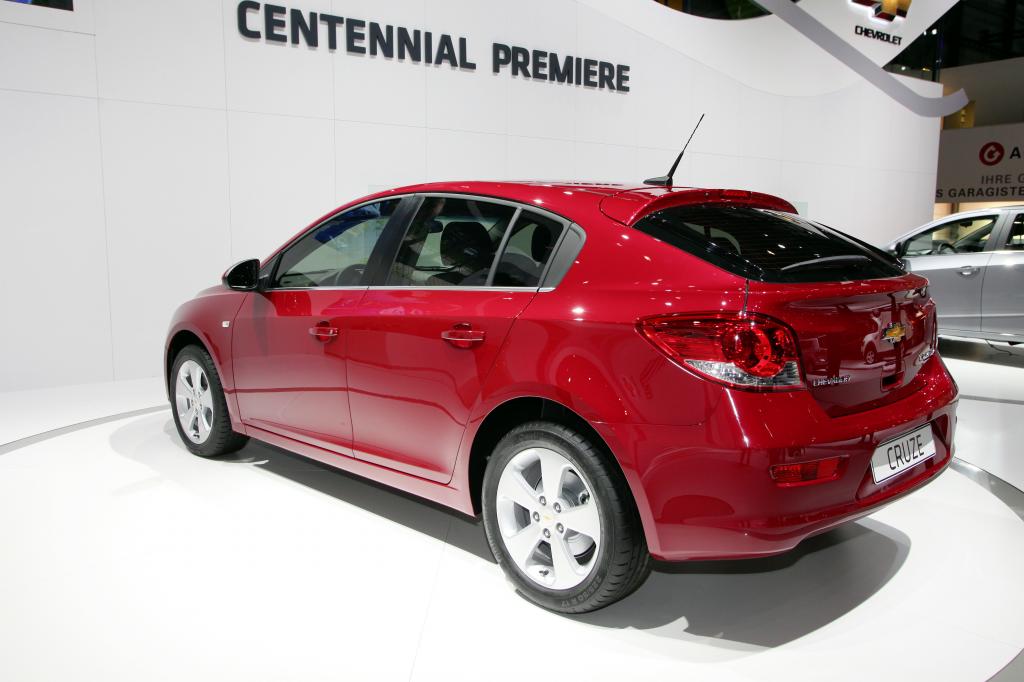 Genf 2011: Chevrolet Cruze erhält Fließheck 