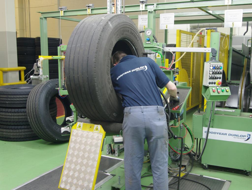 Goodyear Dunlop: Runderneuerung für Lkw-Reifen in Wittlich