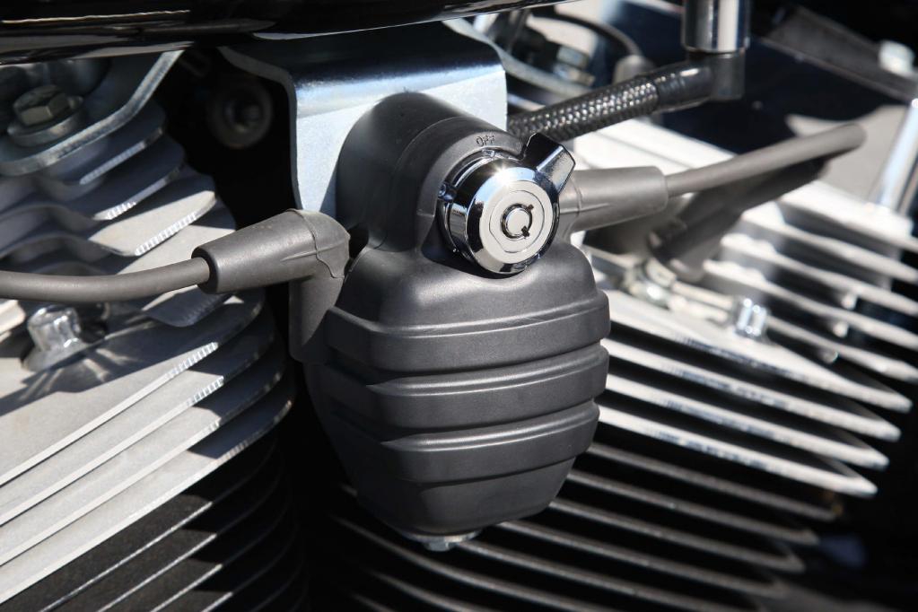 Harley-Davidson Softail Blackline: Chopper pur 