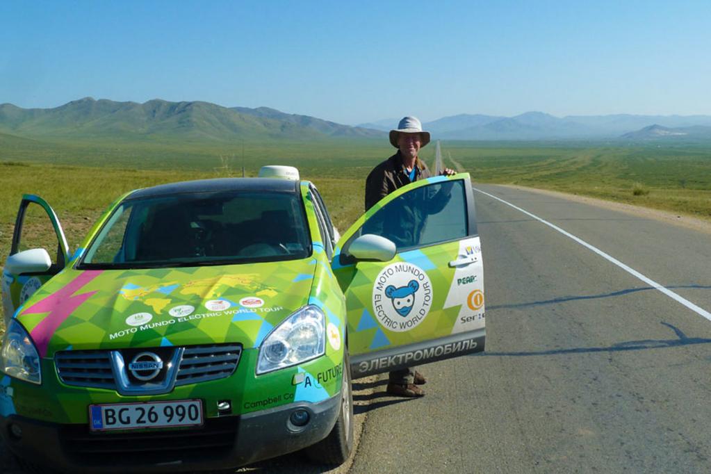 Hjalte Tin ist einer der dänischen Abenteurer, die im auf Elektroantrieb umgerüsteten Nissan Qashqai um die Welt fahren. 