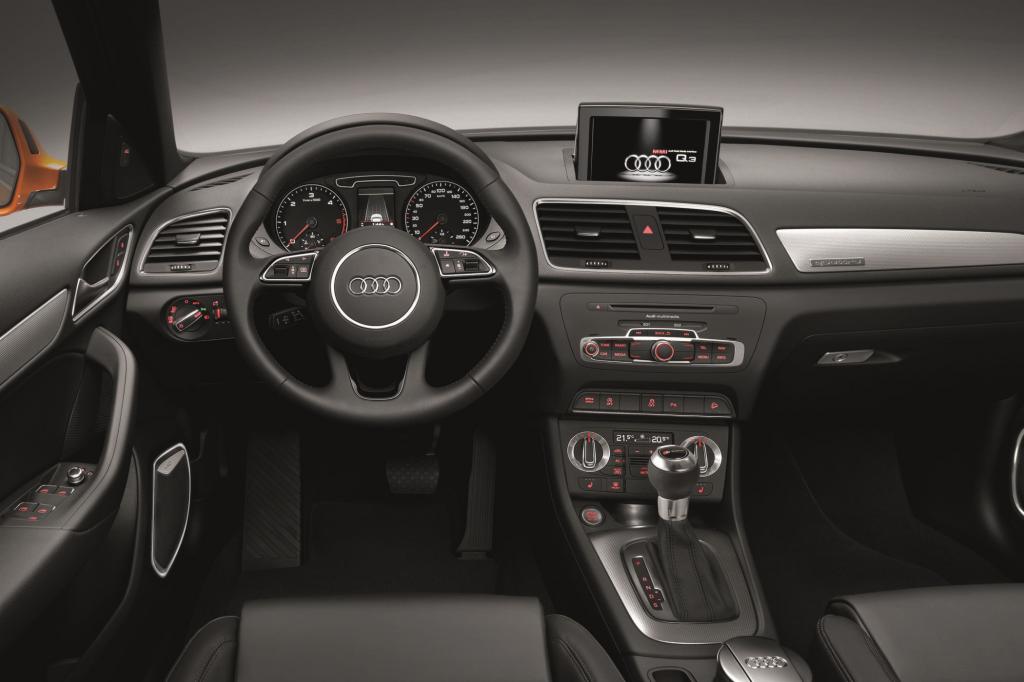 Im Interieur dominiert klare Fahrerorientierung