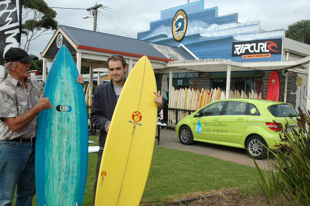 In einem Surfer-Laden auf der Strecke von Melbourne nach Portland nahe der Great Ocean Road. 