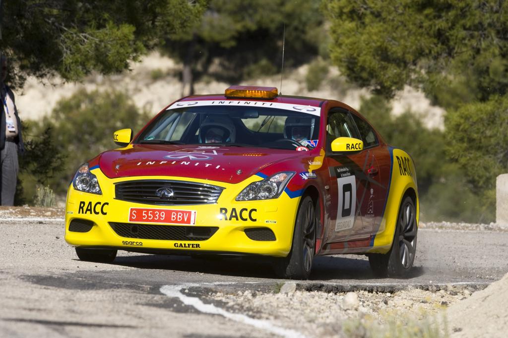 Infiniti stellt Safety Car für spanische Rallye-Meisterschaft