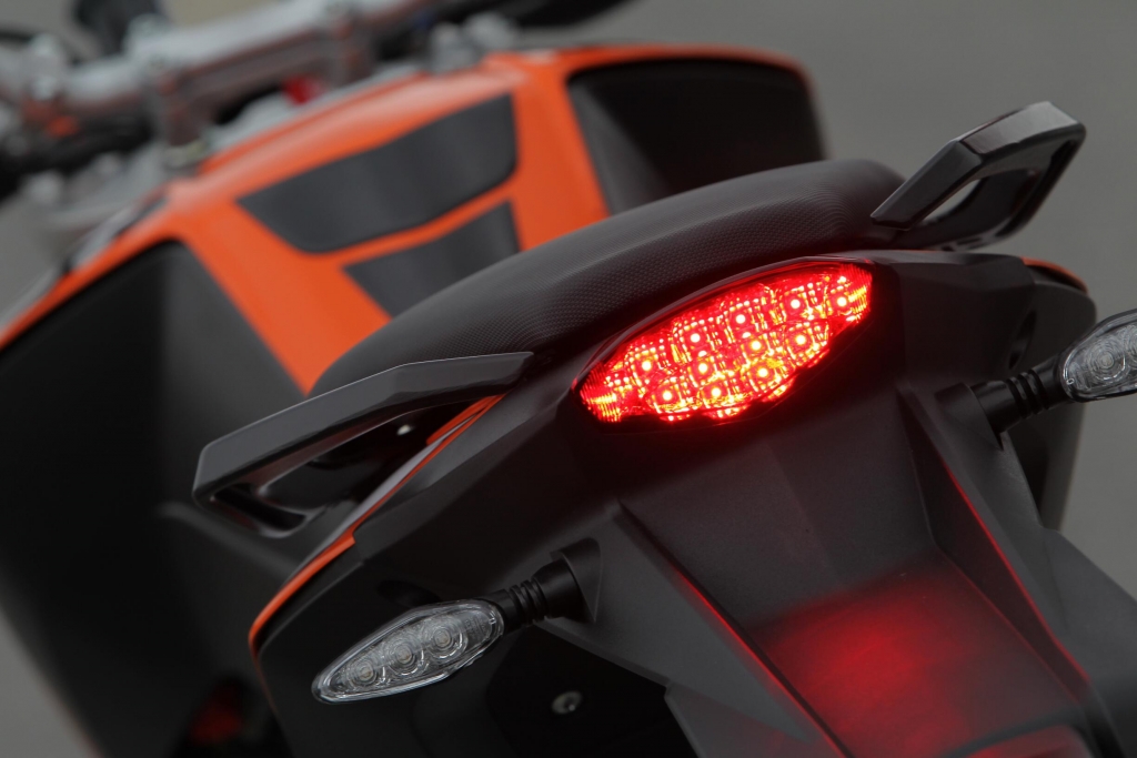 KTM 125 Duke: Naked Bike für Einsteiger – Ganz wie bei den Großen!