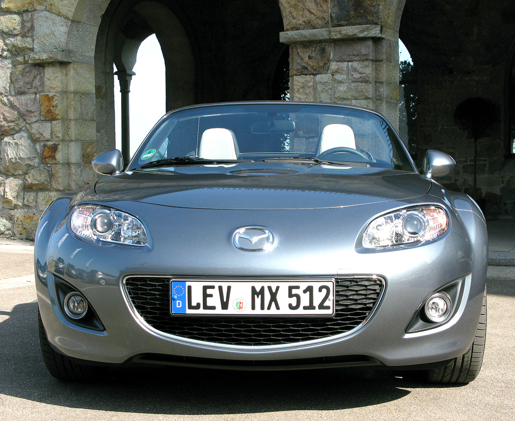 MX-5 Kaminari: Blick auf die Frontpartie. 