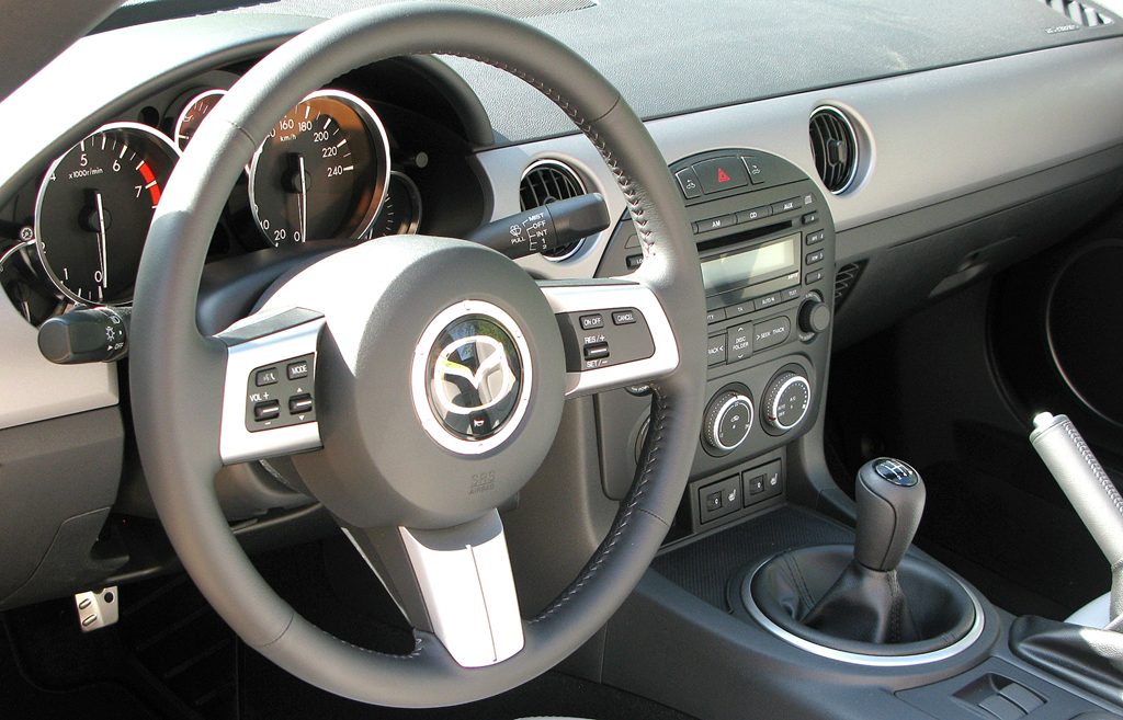 MX-5 Kaminari: Blick ins Cockpit. 