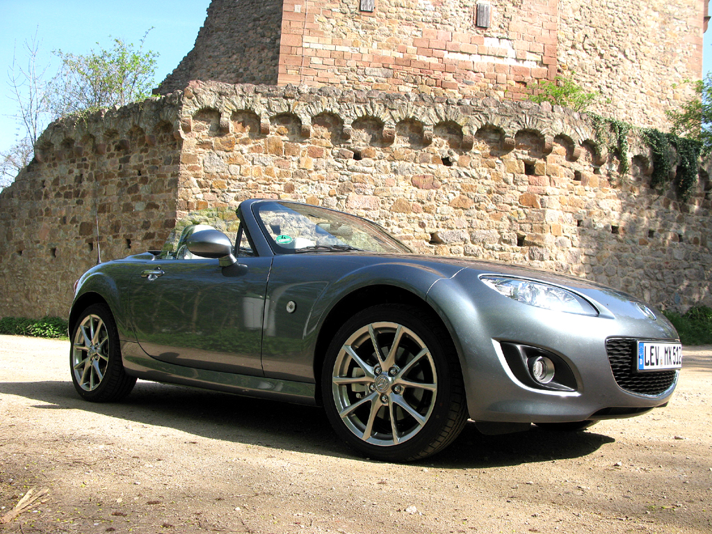 MX-5 Kaminari, hier bei geöffnetem Verdeck. 