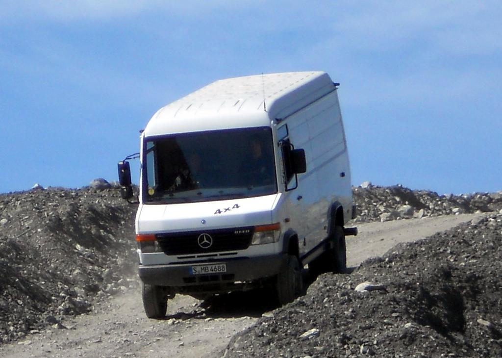 Mercedes-Benz Vario 4x4.