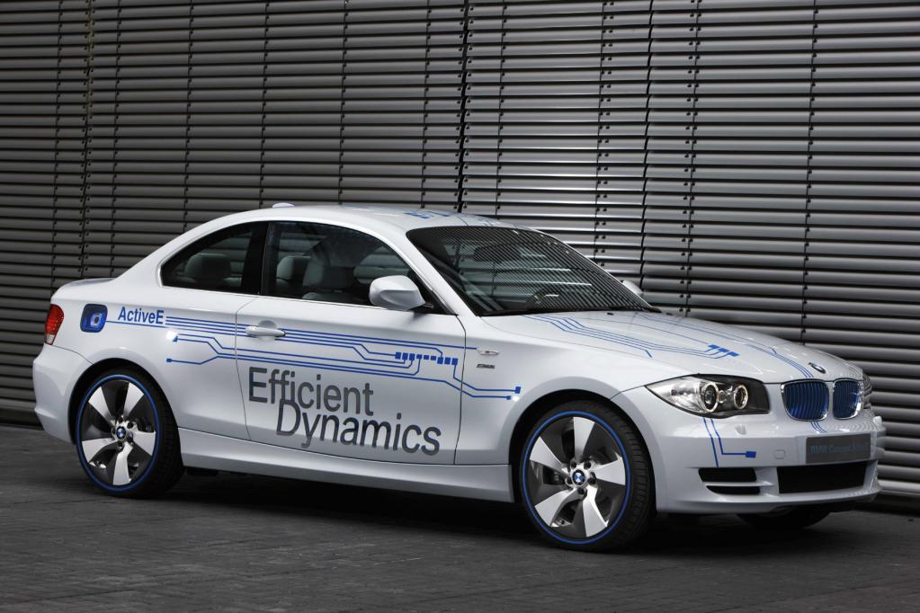 Mit dem BMW ActiveE findet sich auf der Messe auch ein Stromer. 