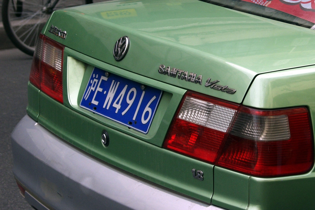 Momentan dominieren die Logos westlicher Hersteller das Bild auf Chinas Straßen. Doch schon bald soll sich das ändern. 