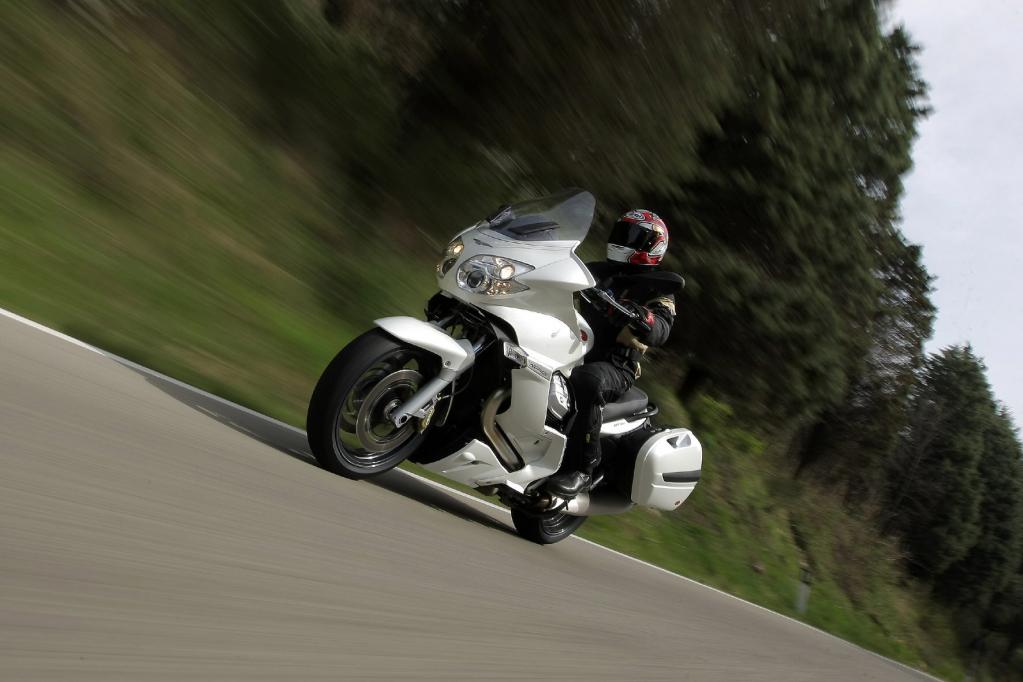 Moto Guzzi Norge GT 8V: Adler auf Tour 