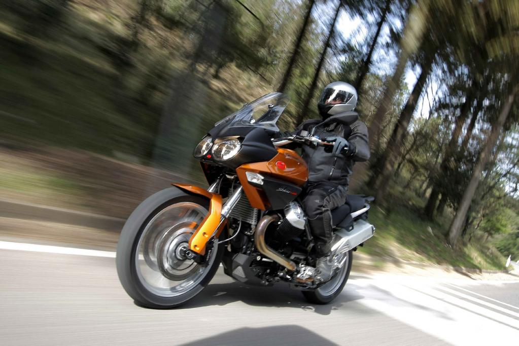 Moto Guzzi Stelvio 1200 und Stelvio NTX: Der Berg ruft! 